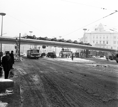 Magyarország, Budapest VII.,Budapest VIII., Baross tér a Rákóczi útnál, a Rottenbiller utcából a Fiumei (Mező Imre) út felé vezető felüljáró terhelési próbája., 1969, FŐMTERV, Domonkos Endre, terheléspróba, Budapest, Fortepan #252683