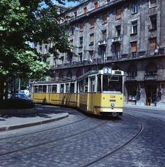 Magyarország, Budapest V., Kossuth Lajos tér, a villamos mögött a 13-15. számú ház látszik., 1970, FŐMTERV, Domonkos Endre, Budapest, Fortepan #252699