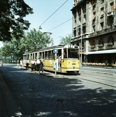 Magyarország, Budapest V., Kossuth Lajos tér, villamosmegálló a 13-15. számú ház előtt., 1970, FŐMTERV, Domonkos Endre, Budapest, Fortepan #252700