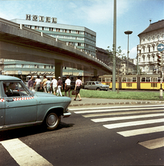 Magyarország, Budapest VII.,Budapest VIII., Baross tér a Fiumei (Mező Imre) út - Rottenbiller utca közötti felüljáró előtt., 1970, FŐMTERV, Domonkos Endre, Budapest, Fortepan #252770