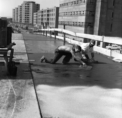 Magyarország, Budapest XX., Helsinki (Dózsa György) út, felüljáró építése a HÉV vonal felett a Nagysándor József utcánál, háttérben a Kontakta Alkatrészgyár., 1970, FŐMTERV, Domonkos Endre, Budapest, Fortepan #252782