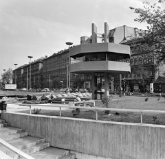 Magyarország, Budapest VIII., Baross tér, a BKV forgalomirányító tornya mögött a Lóvásár utca - Festecsics György utca - Fiumei (Mező Imre) út közötti házsor látható., 1970, FŐMTERV, Domonkos Endre, TEFU-szervezet, Budapest, Fortepan #252807