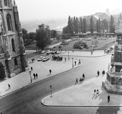 Magyarország, budai Vár, Budapest I., Szentháromság tér, kilátás a BME Schönherz Zoltán Kollégiumából (az egykori Pénzügyminisztérium épületéből) a Mátyás-templom és a Szenthátomság szobor felé., 1970, FŐMTERV, Domonkos Endre, Budapest, Fortepan #252812