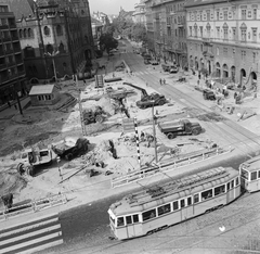 Magyarország, Budapest VIII.,Budapest IX., Nagykörút - Üllői út kereszteződése, az aluljáró építkezési területe, szemben az Iparművészeti Múzeum., 1970, FŐMTERV, Domonkos Endre, Budapest, Fortepan #252826