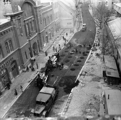 Magyarország, Budapest I., Batthyány tér, útépítés a vásárcsarnok és a metró építési területe között., 1970, FŐMTERV, Domonkos Endre, Budapest, Fortepan #252834