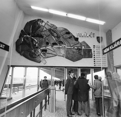 Magyarország, Budapest XIV., Örs vezér tere / Fehér út, metróvégállomás., 1970, FŐMTERV, Domonkos Endre, címer, metró, metróállomás, térkép, Budapest, Fortepan #252855