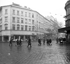 Magyarország, Budapest V.,Budapest IX., a Kálvin tér Királyi Pál utca - Kecskeméti utca közötti házsora a Lónyay (Szamuely) utcától nézve., 1971, FŐMTERV, Domonkos Endre, Budapest, utcakép, Fortepan #252863