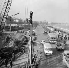 Magyarország, Budapest II., az Árpád fejedelem útja a Margit híd budai hídfőjénél. A felvétel a szentendrei HÉV Batthyány térre történő bevezetésekor készült., 1971, FŐMTERV, Domonkos Endre, Budapest, Fortepan #252884