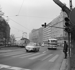 Magyarország, Budapest V.,Budapest VII., Károly (Tanács) körút, szemben a Dohány utca és Madách Imre tér közötti házsor., 1971, FŐMTERV, Domonkos Endre, Budapest, Fortepan #252891