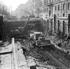 Magyarország, Budapest II., Bem rakpart, alagút építése az 54-55. számú ház előtt, a szentendrei HÉV Batthyány térre történő bevezetésekor., 1971, FŐMTERV, Domonkos Endre, Budapest, Fortepan #252900