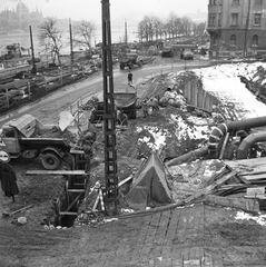 Magyarország, Budapest II., a Margit híd budai hídfője, szemben a Bem rakpart, jobbra a mai Gyóni Géza (ekkor névtelen) tér a szentendrei HÉV Batthyány térre történő bevezetésekor., 1971, FŐMTERV, Domonkos Endre, Budapest, Fortepan #252906