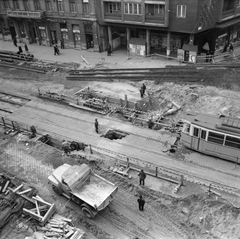 Magyarország, Budapest IX., kilátás az egykori Kilián laktanya épületőből a Ferenc körútra. Szemben az Üllői út sarkán a Lottóház., 1971, FŐMTERV, Domonkos Endre, Budapest, Fortepan #252910