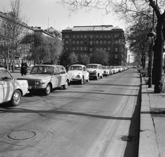 Magyarország, Budapest V., Belgrád rakpart az Eötvös térnél, háttérben a Wekerle Sándor (Szende Pál) utcánál a Thonet-udvar., 1971, FŐMTERV, Domonkos Endre, Budapest, Volkswagen-márka, Volkswagen Typ3, Volkswagen Bogár, Fortepan #252917