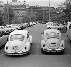 Magyarország, Budapest VIII., Blaha Lujza tér, szemben a József körút Rákóczi út Népszínház utca közötti épületsora látható., 1971, FŐMTERV, Domonkos Endre, Budapest, Volkswagen-márka, Volkswagen Bogár, Fortepan #252926