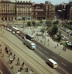 Magyarország, Budapest VIII., rálátás a Rákócz útnál lévő villamosmegállóra és a Blaha Lujza térre. Szemben a József körút melleti házsor és a Népszínház utca torkolata látható., 1971, FŐMTERV, Domonkos Endre, Budapest, Fortepan #252935