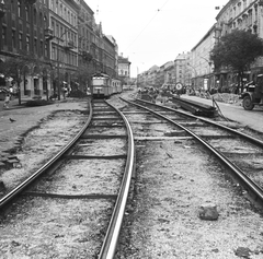 Magyarország, Budapest IX., a Ferenc körút a Tompa útca - Üllői út közötti szakasza, vágányépítés., 1971, FŐMTERV, Domonkos Endre, Budapest, Fortepan #252979