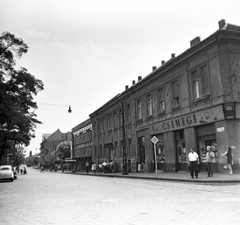 Magyarország, Budapest XX., a Török Flóris utca Kossuth Lajos utcától a Nagysándor József utca felé vezető szakasza., 1971, FŐMTERV, Domonkos Endre, Budapest, Csemege vállalat, Fortepan #252990