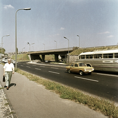 Magyarország, Budapest XI., Budaörsi út, jobbra a Nagyszőlős út feletti közúti felüljáró látható., 1971, FŐMTERV, Domonkos Endre, Budapest, felüljáró, automobil, Fortepan #253031