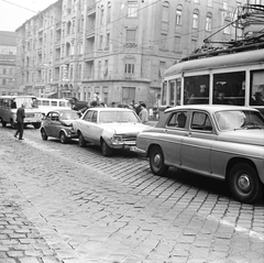 Magyarország, Budapest II., Margit körút (Mártírok útja) a Frankel Leó út kereszteződésnél, háttérben a Török utca torkolata., 1971, FŐMTERV, Domonkos Endre, Budapest, Fortepan #253064