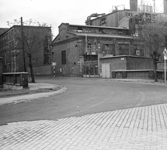 Magyarország, Budapest XV., Horváth Mihály utcai gyárterület, háttérben a Rákospalotai Növényolajgyár., 1971, FŐMTERV, Domonkos Endre, Budapest, Fortepan #253089