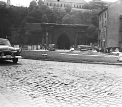 Magyarország, Budapest I., Clark Ádám tér, szemben az Alagút, fent a romos Sándor-palota., 1972, FŐMTERV, Domonkos Endre, Budapest, Fortepan #253154