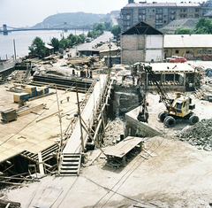 Hungary, Budapest I., Batthyány tér, az aluljáró és a HÉV végállomás építési területe, távolabb a Széchenyi Lánchíd és a Gellért-hegy., 1972, FŐMTERV, Budapest, Fortepan #253189