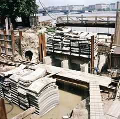 Hungary, Budapest II.,Budapest V.,Budapest XIII., Bem rakpart a szentendrei HÉV Batthyány térre történő bevezetésekor, háttérben a Margit híd és a Jászai Mari téri épületek láthatók., 1972, FŐMTERV, Budapest, Fortepan #253190