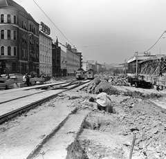 Hungary, Budapest XII.,Budapest I., Alkotás utca Nagyenyed utca - Magyar Jakobinusok tere közötii szakaszának felújjítása, jobbra az átépítés alatt álló Déli pályaudvar., 1972, FŐMTERV, Budapest, Fortepan #253194