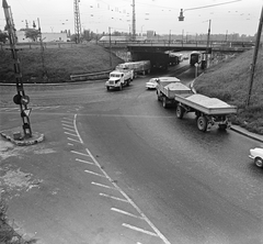 Hungary, Budapest X., Dreher Antal (Jászberényi) út az Éles saroknál, szemben az aluljáró a Fehér út felé vezet., 1972, FŐMTERV, Budapest, Fortepan #253198