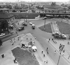 Hungary, Budapest X., kilátás a Liget (Zalka Máté) térre, balra a Kápolna utca - Vaspálya utca sarkán a mára már lebontott ház látható. A távolabb a Kőbánya alsó vasútállomás mögött a Mázsa tér., 1972, FŐMTERV, Budapest, Fortepan #253209