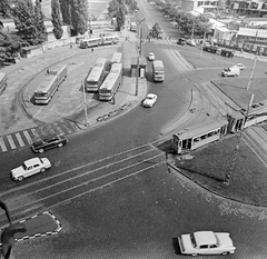 Hungary, Budapest VIII.,Budapest IX., Nagyvárad tér, a buszvégállomás mögött az Orczy kert (Asztalos János Ifjúsági Park). Az Orczy (Mező Imre) úttól jobbra a a SOTE (később Semmelweis Egyetem) Elméleti Tömb építkezésiterülete látszik., 1972, FŐMTERV, Budapest, Fortepan #253220