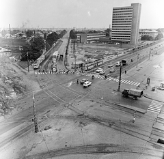 Hungary, Budapest IX.,Budapest X., átlósan az Üllői út, szemben a túloldalon a Ceglédi út, jobbra lent az Ecseri út torkolata. Távolabb a Postás munkásszálló (később hotel)., 1972, FŐMTERV, Budapest, crosswalk, Fortepan #253230