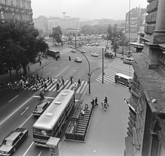 Hungary, Budapest V., Andrássy út (Népköztársaság útja) - Bajcsy-Zsilinszky út - József Attila utca kereszteződés, háttérben az Erzsébet (Engels) tér., 1972, FŐMTERV, Budapest, Fortepan #253235