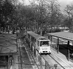 Magyarország, Városliget, Budapest XIV., a Millenniumi Földalatti Vasút mára megszűnt felszíni szakasza a Hősök tere és a Széchenyi fürdő között., 1973, FŐMTERV, Domonkos Endre, Budapest, Fortepan #253349