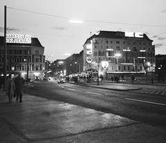 Magyarország, Budapest II., Margit híd budai hídfő, a Margit körút (Mártírok útja) felé nézve. A felvétel a szentendrei HÉV Batthyány térre bevezető új szakaszának átadásakor készült az átépített hdfőről., 1973, FŐMTERV, Domonkos Endre, Budapest, Fortepan #253368