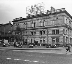 Magyarország, Budapest VI., Nyugati (Marx) tér, szemben az egykori indóházból kialakított MÁV igazgatósági épület., 1973, FŐMTERV, Domonkos Endre, Budapest, OTP, Fortepan #253393