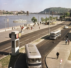 Magyarország, Budapest I., Batthyány tér, háttérben a Széchenyi Lánchíd és a Gellért-hegy., 1973, FŐMTERV, Domonkos Endre, Budapest, Ikarus 620/630, Fortepan #253402