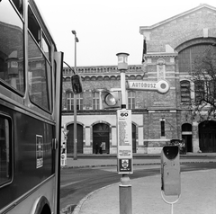 Magyarország, Budapest I., Batthyány tér, autóbusz-végállomás, szemben a Vásárcsarnok., 1973, FŐMTERV, Domonkos Endre, Budapest, Fortepan #253409