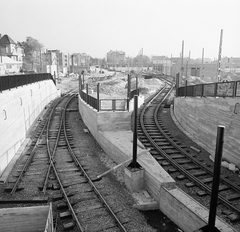 Magyarország, Budapest XIV., a Millenniumi Földalatti Vasút épülő Mexikói úti új járműtelepe, háttérben az Erzsébet királyné útja., 1973, FŐMTERV, Domonkos Endre, Budapest, Fortepan #253433