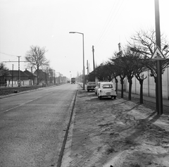 Magyarország, Budapest XXIII., Grassalkovich (Marx Károly) út a Helsinki (Dózsa György) út felől nézve, jobbra a BUDALAKK III. sz. gyár a Grassalkovich (Marx Károly) út 4. szám alatt., 1974, FŐMTERV, Domonkos Endre, Budapest, Trabant 500, Fortepan #253482