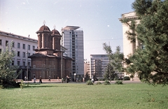 Románia, Bukarest, Kretzulescu-templom (Biserica Kretzulescu)., 1966, Szánthó Zoltán, templom, színes, park, Fortepan #25353