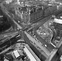 Hungary, Budapest IX.,Budapest VIII., Nagyvárad tér a SOTE (később Semmelweis Egyetem) Elméleti Tömbjének tetejéről nézve az aluljáró és metróállomás építése idején., 1976, FŐMTERV, Budapest, Fortepan #253721