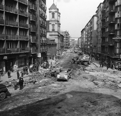 Hungary, Budapest II., korszerűsítik és felújítják a Margit körút (Mártírok útja) teljes közműhálózatát és az útpályát. A felvétel a Bem József utcától a Török utca irányába készült., 1978, FŐMTERV, Budapest, Fortepan #253766