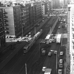 Hungary, Budapest XI., kilátás a Budafoki út sarkán álló Országos Kőolaj- és Gázipari Tröszt (OKGT) irodaházáról az Október huszonharmadika (Schönherz Zoltán) utca és a Fehérvári útnál lévő villamos-végállomás felé., 1979, FŐMTERV, Budapest, Fortepan #253830