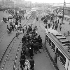 Hungary, Budapest IX., Boráros tér, a Petőfi híd pesti hídfőjétől a csepeli HÉV végállomása felé nézve., 1979, FŐMTERV, Budapest, tram, taxicab, traffic, Fortepan #253838