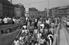 Hungary, Budapest IX., Petőfi híd pesti hídfő, villamosmegálló és lejárat a Boráros tér felé, távolabb a Ferenc körút., 1980, FŐMTERV, Budapest, Fortepan #253862