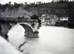 Olaszország, Belluno, Piave folyó, a Ponte Vecchio maradványa., 1918, Kriszt Béla, hídpillér, hídroncs, Fortepan #254098