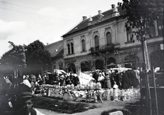 Magyarország, Marcali, Rákóczi utca, kirakodóvásár, háttérben a 7-es számú ház., 1913, Kriszt Béla, tejeskanna, tej, Fortepan #254175