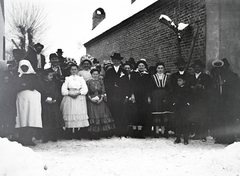 1916, Kriszt Béla, folk costume, wedding ceremony, tableau, attire, winter, snow, groom, bride, Fortepan #254225