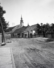 Magyarország, Szigetvár, háttérben a Zrínyi téren a Szent Rókus-templom., 1918, Kriszt Béla, Fortepan #254263